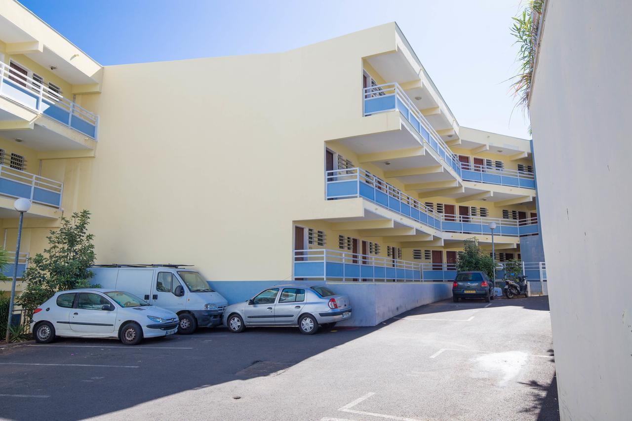 Apt 5 Min A Pied Centre Ville Saint-Gilles-les Bains Luaran gambar